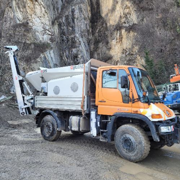 BLEND E15 mobile Betonmischanlage auf Mercedes Unimog BLEND E15 auf Unimog
