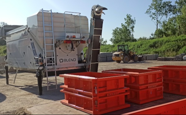 BLEND E50 mit Schalungen Formen zur Produktion Betonblocksteine BLEND E50 mit Schalungen zur Produktion Betonblocksteine