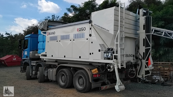 BLEND E50 mobile Betonmischanlage auf 4 Achser Hakenlift