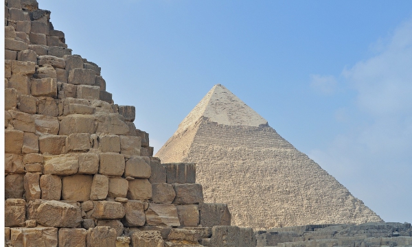 Pyramiden aus Blocksteinen Pyramiden aus Blocksteinen - Quelle-Pixabayuser_id:10240673